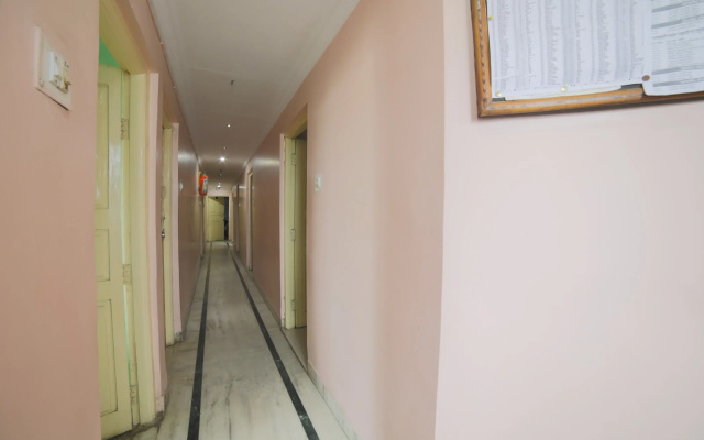 SPOT ON Shraddha Hotel