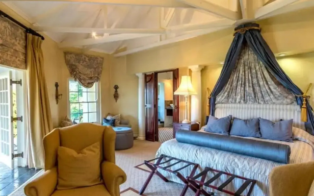 Blue Mountain Luxury Lodge