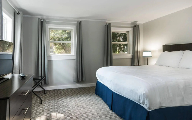 Kittery Inn and Suites