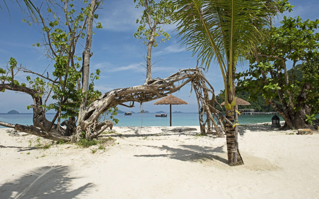 Victoria Cliff Nyaung Oo Phee Island