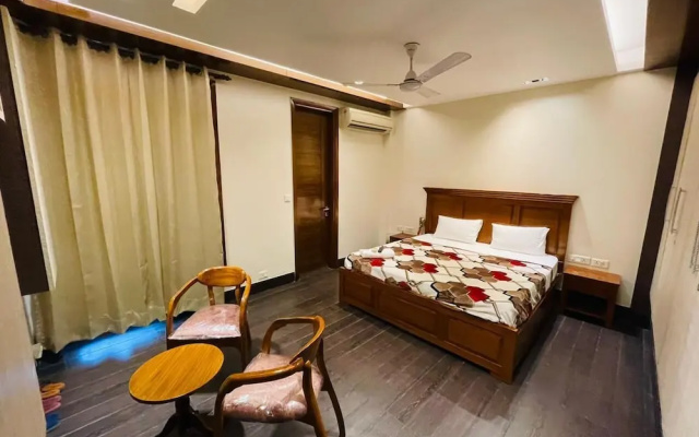 Fortune Home Service Apartment 4Bhk D163