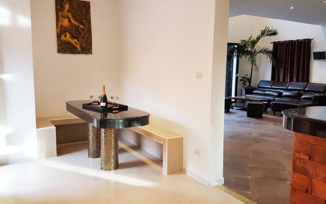 WOWLAND Luxury Pool Villa Pattaya Walking Street - 6 Bedrooms