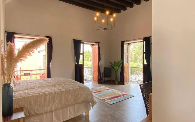 Placio de las Rosas Hotel