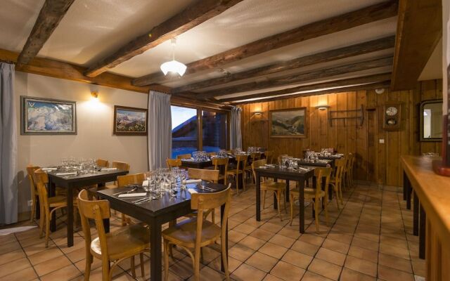 Chalet Oliver by Skinetworks