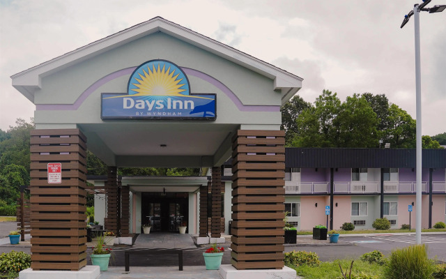 Days Inn by Wyndham Southington