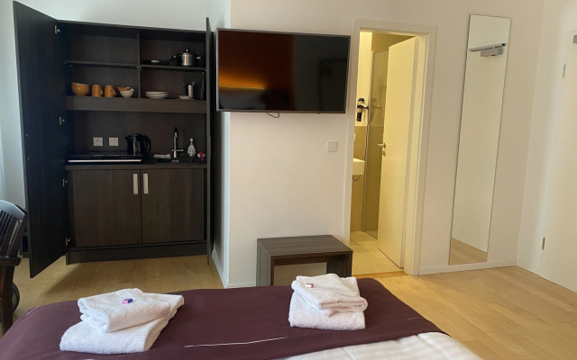 sevenDays Hotel BoardingHouse