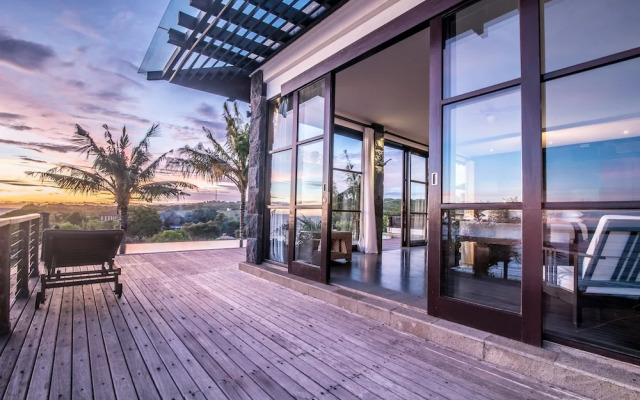 Absolute Cliff Front Pandawa Beach Villa