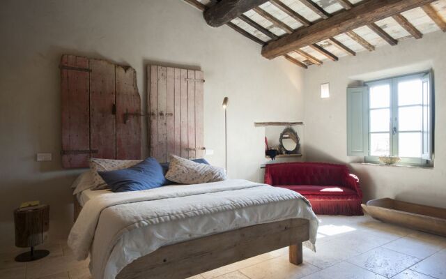 Follonico 4 Suite B&B