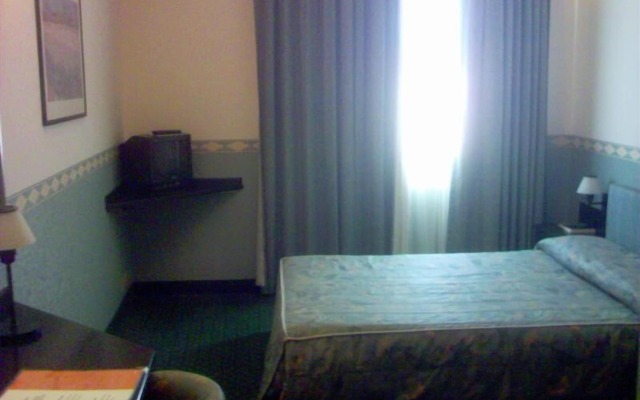 Pacific Hotel Airport