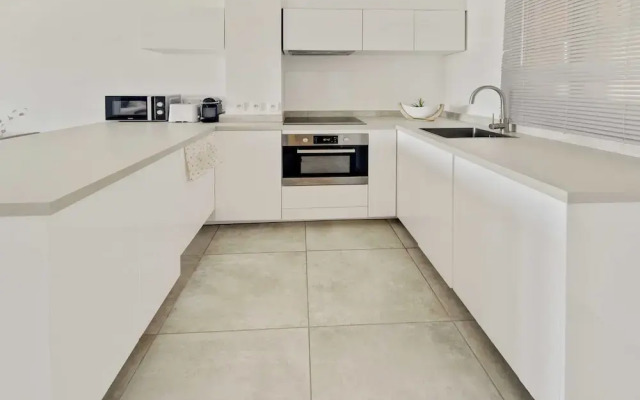 Beautiful Flat With sea View - 4P - Gassin