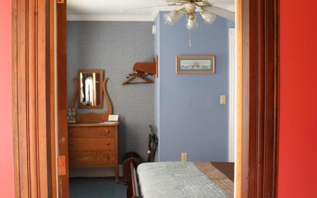 Reynolds House Inn & Motel