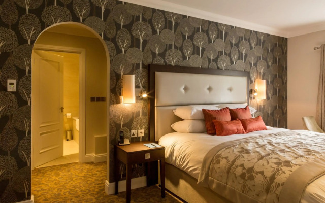 Oakley Hall Hotel