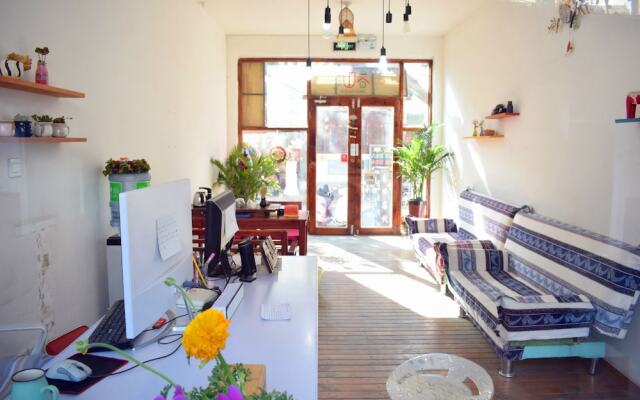 Dali Spring Field Hostel