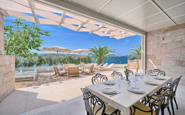 Livingstone Beach House