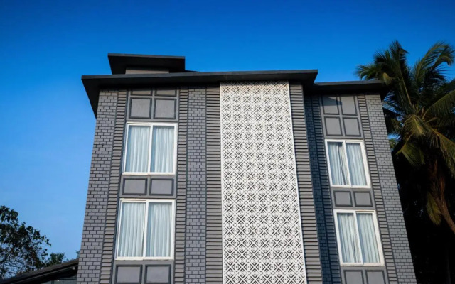 OYO 2440 Palm Grove
