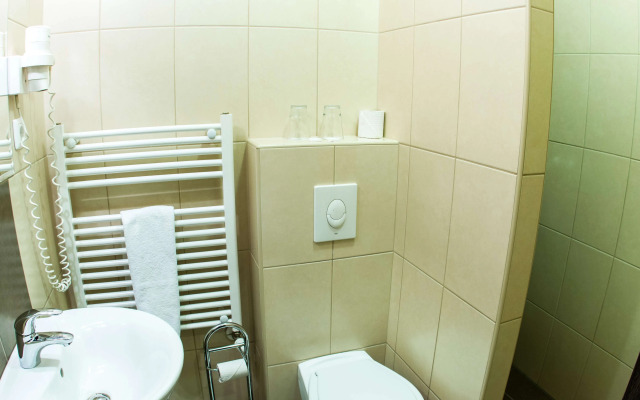 Central Hotel 21