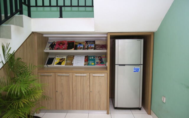 RedDoorz @ Karet Pedurenan 2