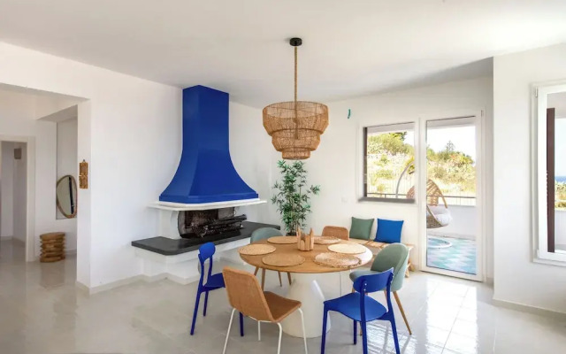 Sea Frame Design Apartments with Pool by Wonderful Italy