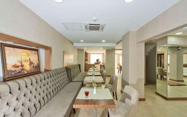 La Garden Hotel