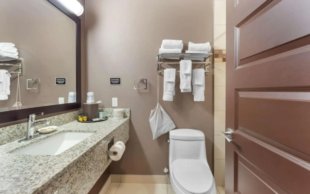 Best Western Plus Fox Creek