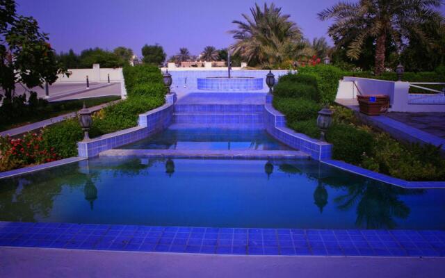 Royal Garden Hotel