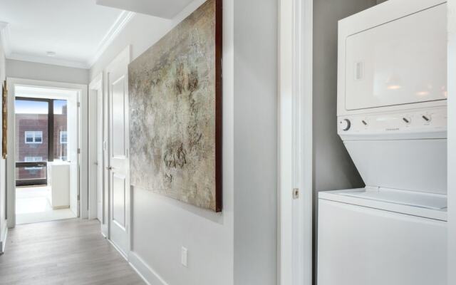 Global Luxury Suites on Prospect Street