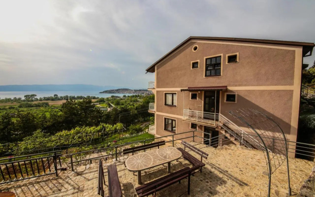 Villa Megdani