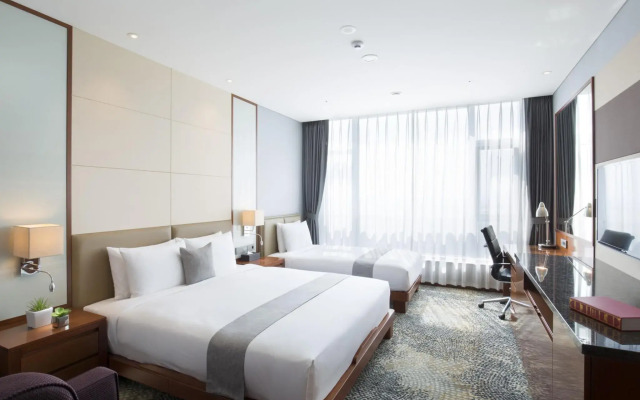 Isquare Hotel
