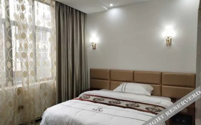 Qujing Shangke Hotel
