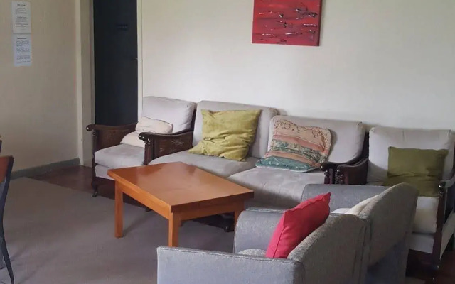 Kiwi Airport Backpackers