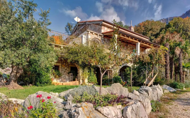 Mirabilis House