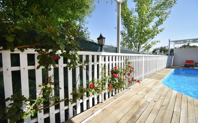 Villa Belize 1 by Helaltatilvillari