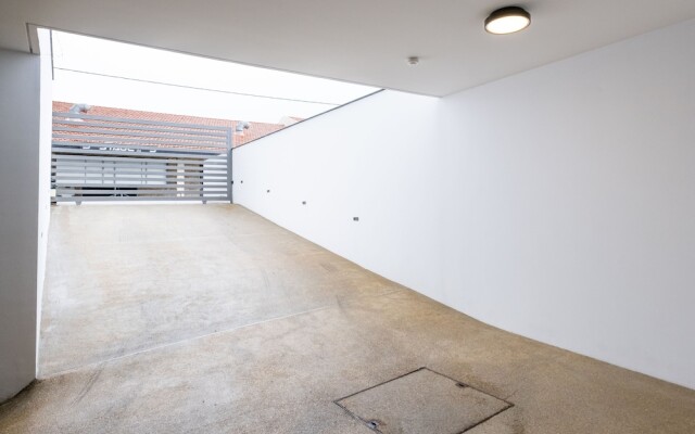Sanders Gaia Bright 2 Bdr Apt With Sea View