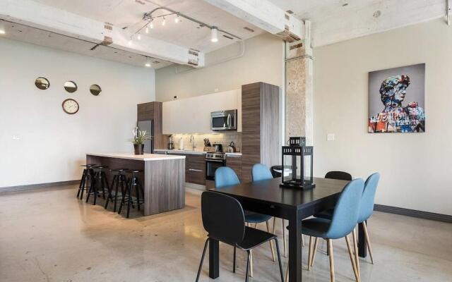 Downtown Dallas Gorgeous 3 BD, Pool & Gym