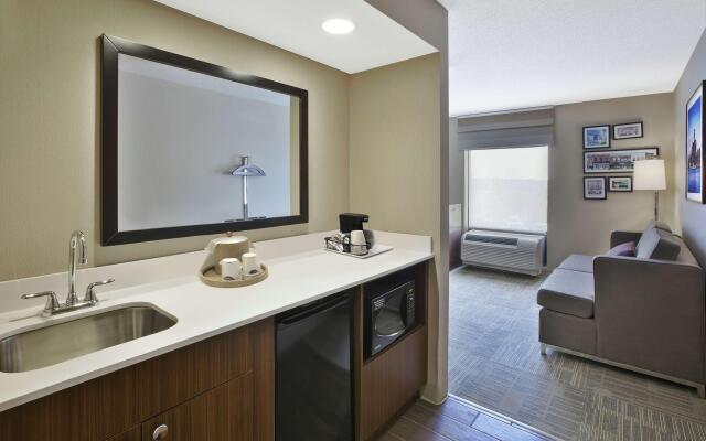 Hampton Inn Commerce Novi