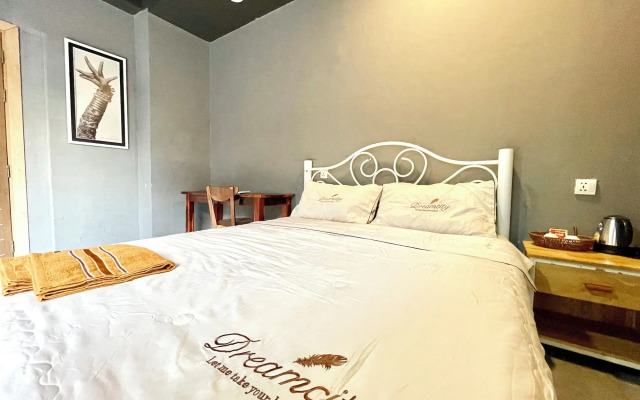 SKY HOTEL Central Phnom Penh - Rooms & Apartments