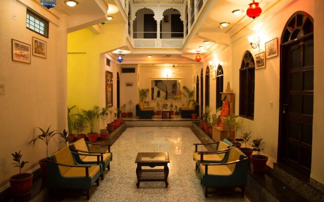 Hotel Nahargarh Palace
