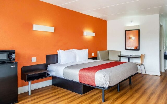 Motel6 Brunswick, GA