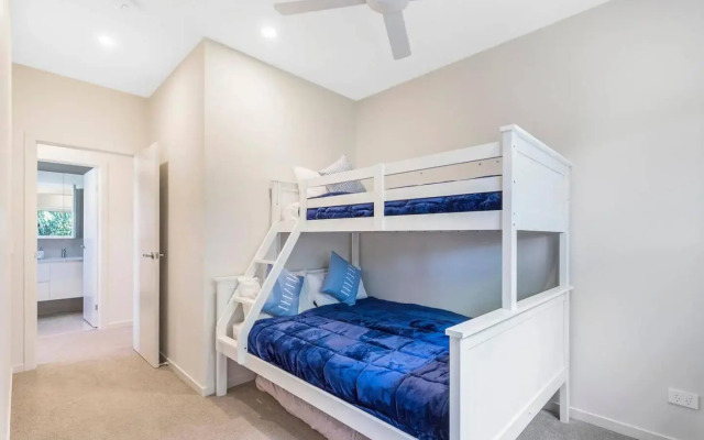 Park Avenue Townhouse Retreat Brisbane Sleeps 10