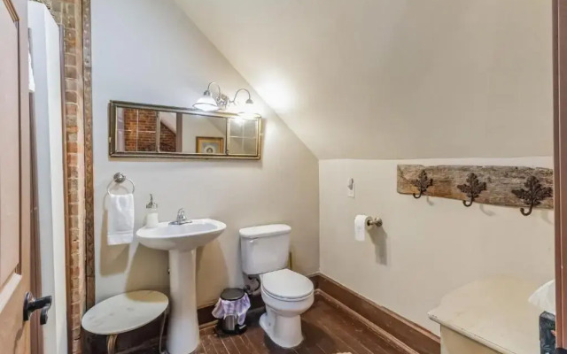 Main Street Bed & Breakfast Established in 1810