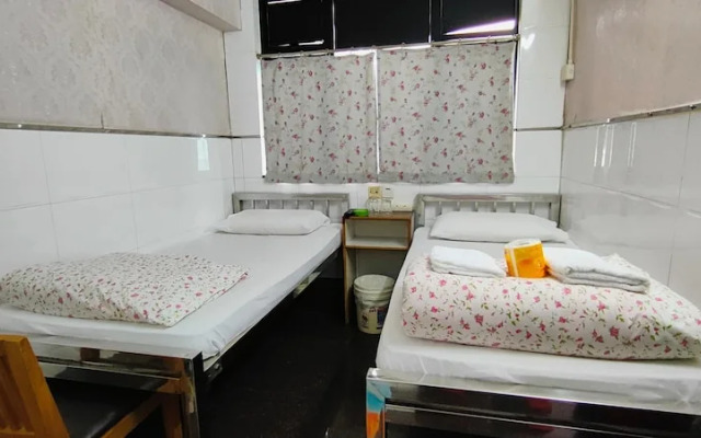 Four Seasons Hostel