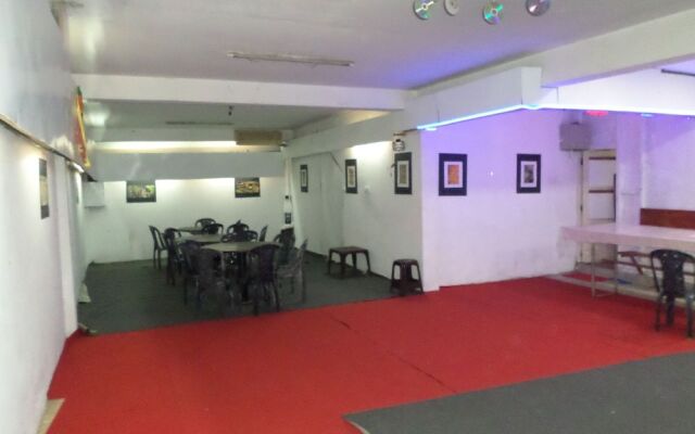 Mount Lanka Hotel & Suites