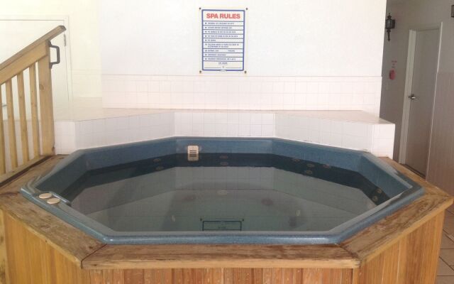 Honeysuckle Inn & Conference Center