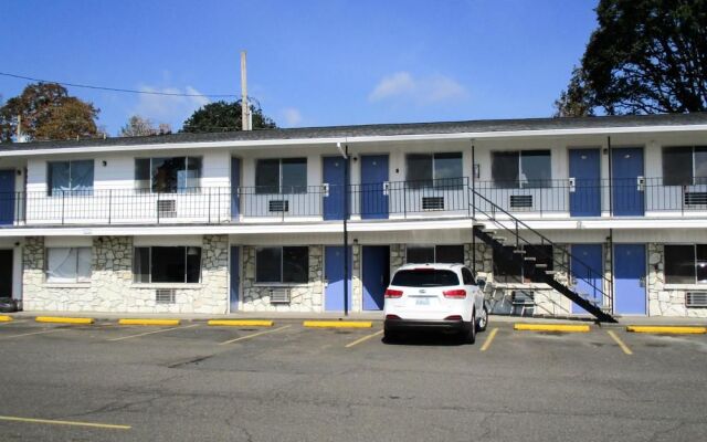 Americas Best Value Inn St. Helen