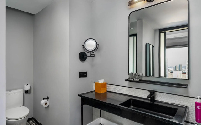 Moxy Bangkok Ratchaprasong