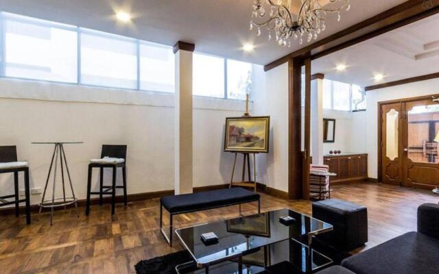Fabulous Second Floor Apartment Dasiri Downtown Residence