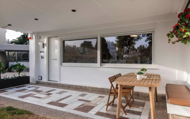 Glyfada Coastside Apartment