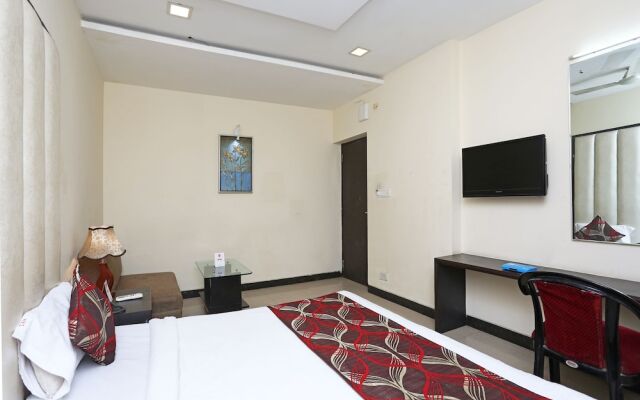 OYO 2660 Hotel Radhe Inn