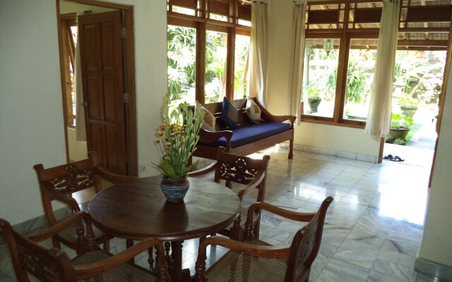 Lokasari Bungalows Spa & Gallery