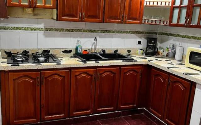 Hermoso apartamento con terraza vía TERMALES
